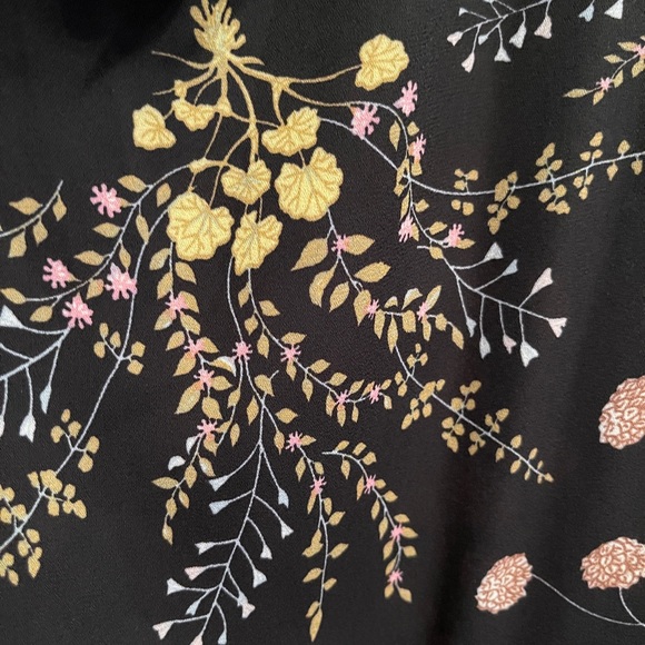 Philosophy Blouse Black Floral in a size Small - Picture 4 of 5
